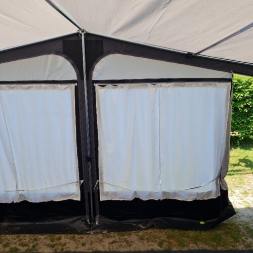 Nieuwe voortent van Polaris Outdoor: eindelijk weer een knappe caravan