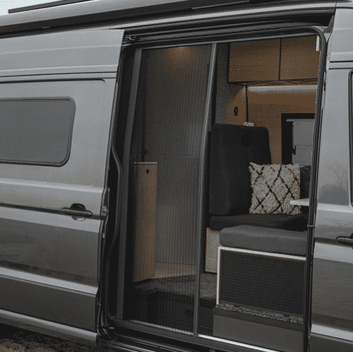 De Loef buscamper compleet met Big Green Egg barbecue