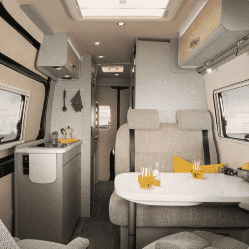 Hymer Free S 600 is een buscamper met 4 slaapplaatsen