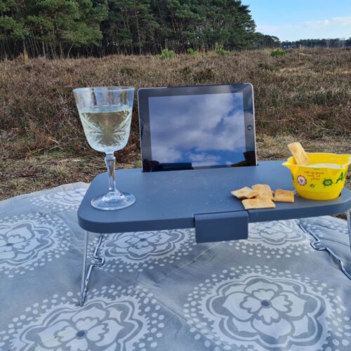 Handig en multifunctioneel: opvouwbare picknickmand met geïntegreerde tafel van HABA