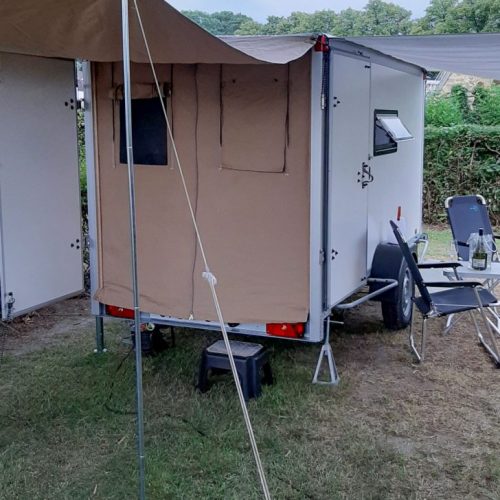 Is het een boedelbak of een caravan? Het is de Tiny Trip Trailer