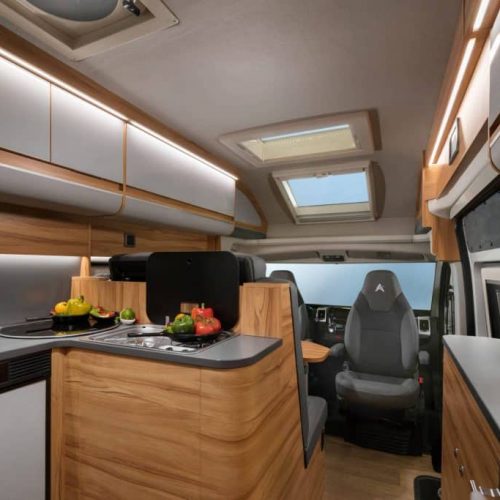 Affinity Camper Van is een bijzondere buscamper met integraaltrekjes