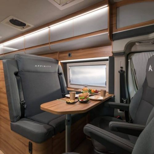 Affinity Camper Van is een bijzondere buscamper met integraaltrekjes