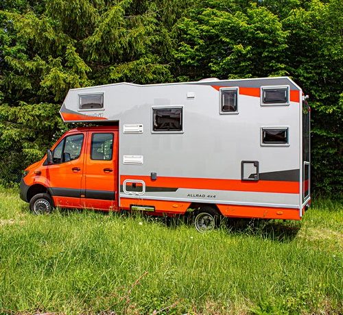 Bimobil 383 BJ, de familiecamper met een dubbele cabine