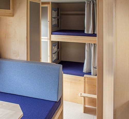 Bimobil 383 BJ, de familiecamper met een dubbele cabine