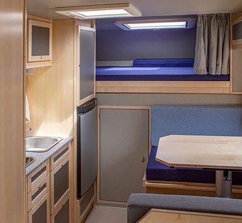 Bimobil 383 BJ, de familiecamper met een dubbele cabine