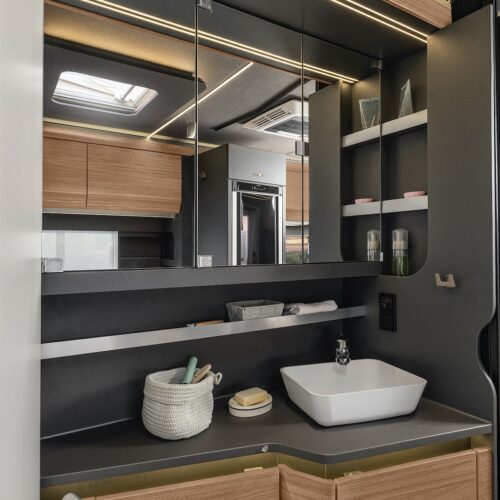 Knaus Azur badkamer