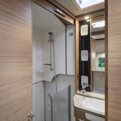 Knaus Tourer VAN badkamer