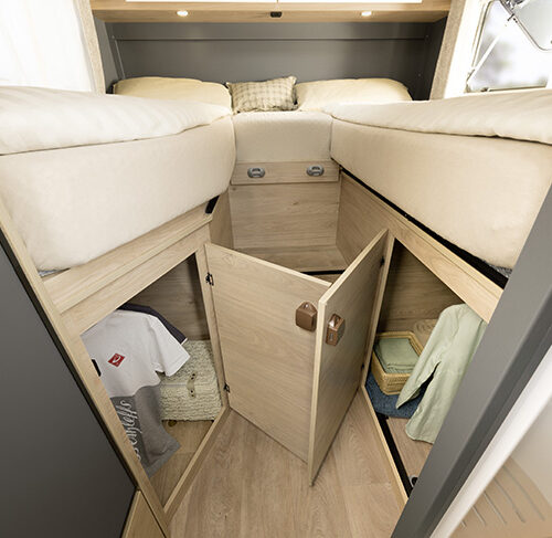 Dethleffs Globebus Go T45 bed