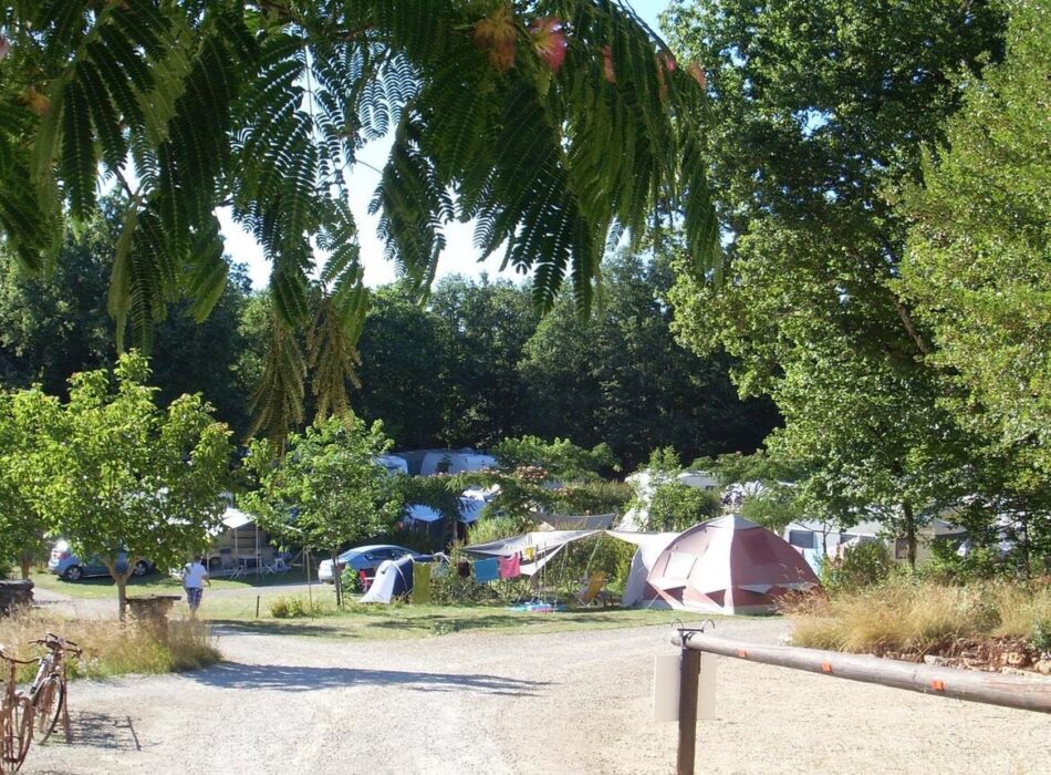 Camping La Magaudie in Chartrier-Ferrière