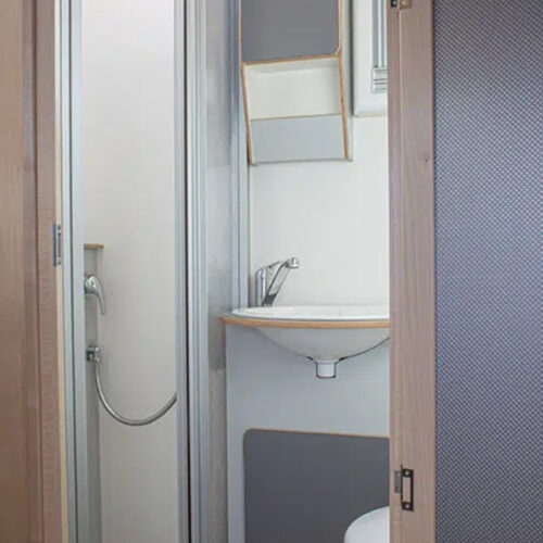 Bimobil LBX 365 badkamer