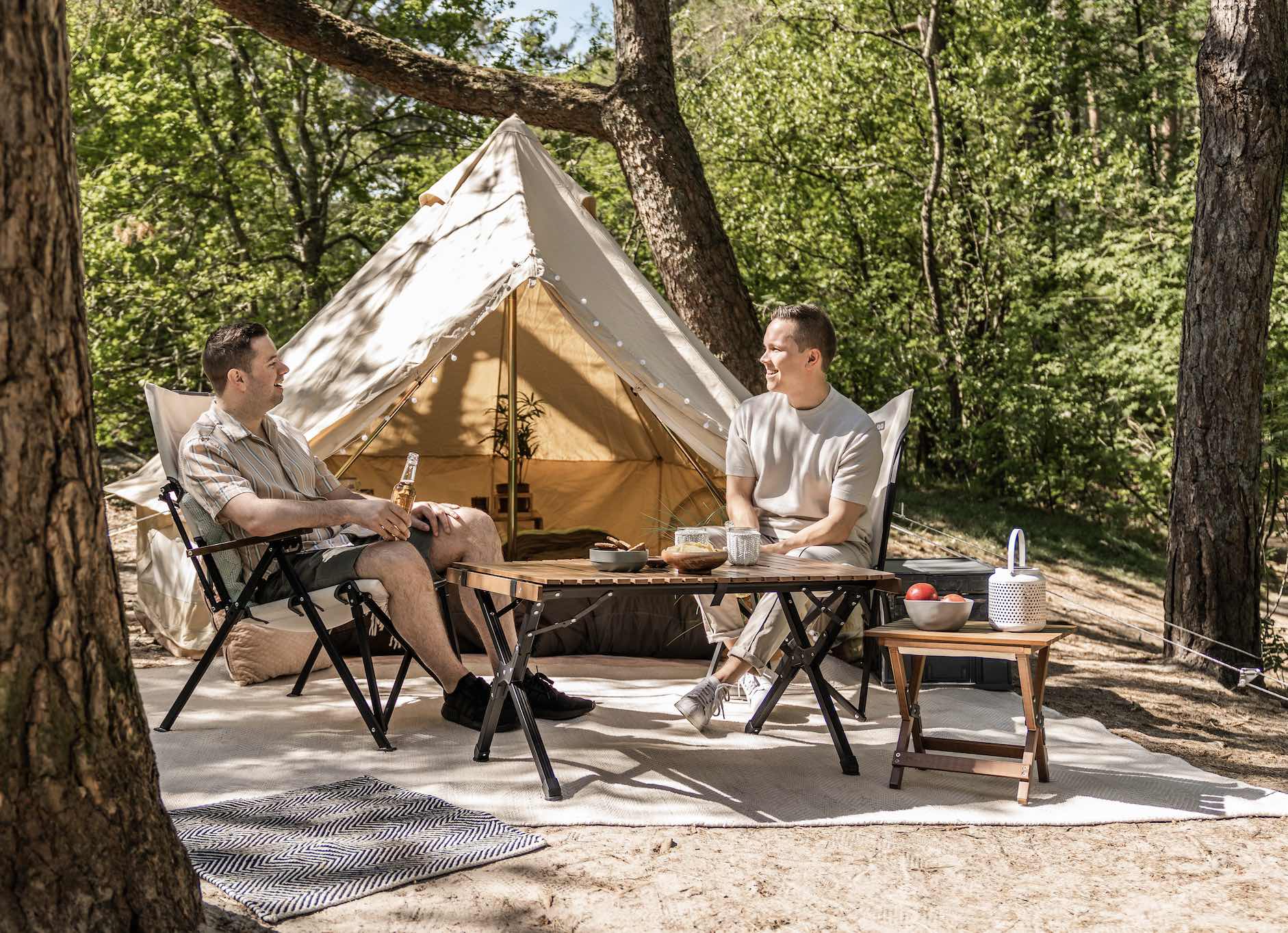 Kaal Hulpeloosheid In de omgeving van Thuis op de camping met de Go-collectie van Travellife - Campingtrend