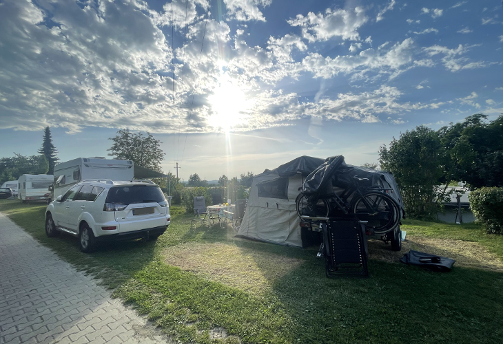 Camping Lug ins Land