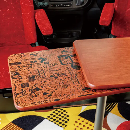 Buscamper Disney tafel