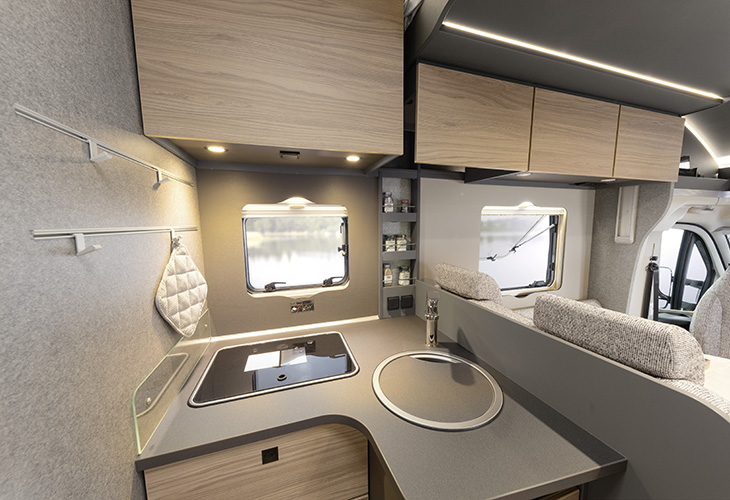 Dethleffs Trend_T7057EB keuken