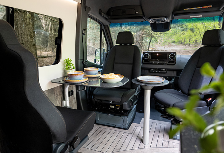 Innova Roadtrip 695L interieur