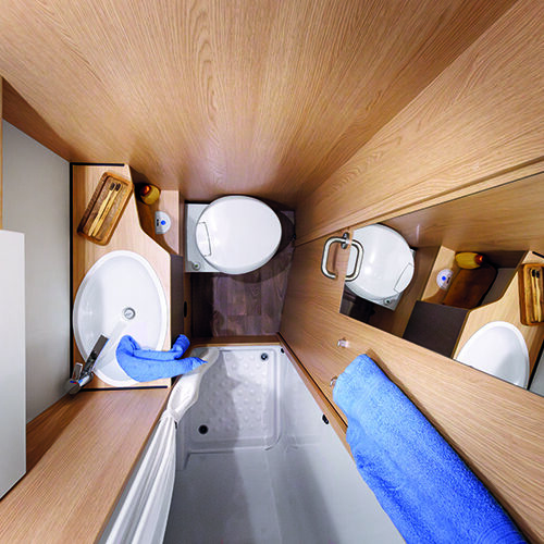 Tourer A690G badkamer