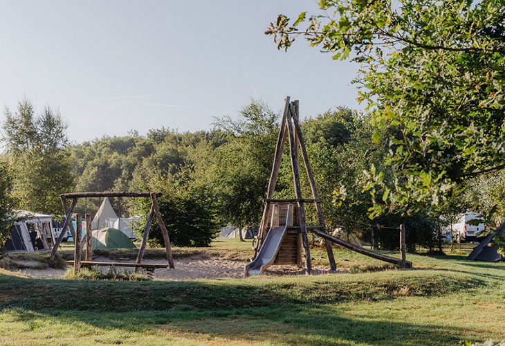 het_bos_roeptNatuurkampeerterrein Het bos roept!