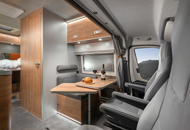 Explorer 2Z tafel uitgeklapt Explorer 2Z tafel uitgeklapt