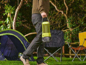 Muggen op de camping Ryobi insectenverdelger