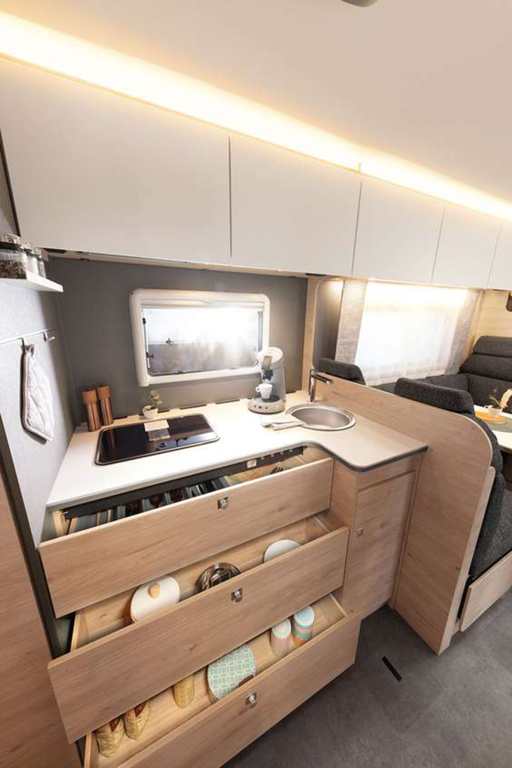 Dethleffs XL Family A 7872-2 keuken