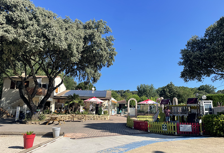 Camping Les Genêts d’Or ingang