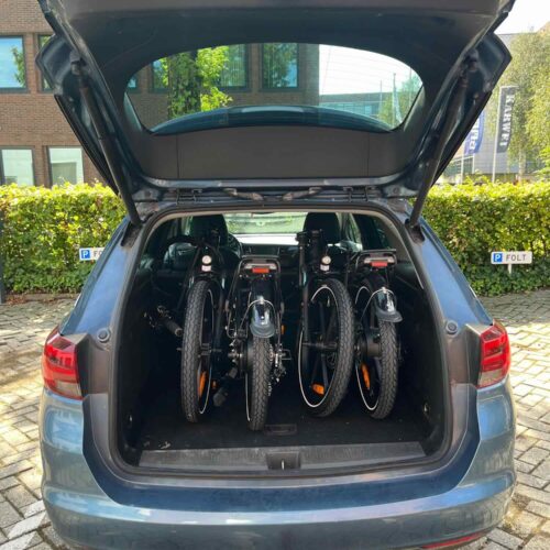 folt-elektrische-vouwfietsen-in-auto