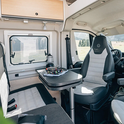 Cliff 602 Adventure dinette