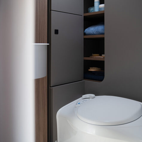 LMC Cruiser banktoilet