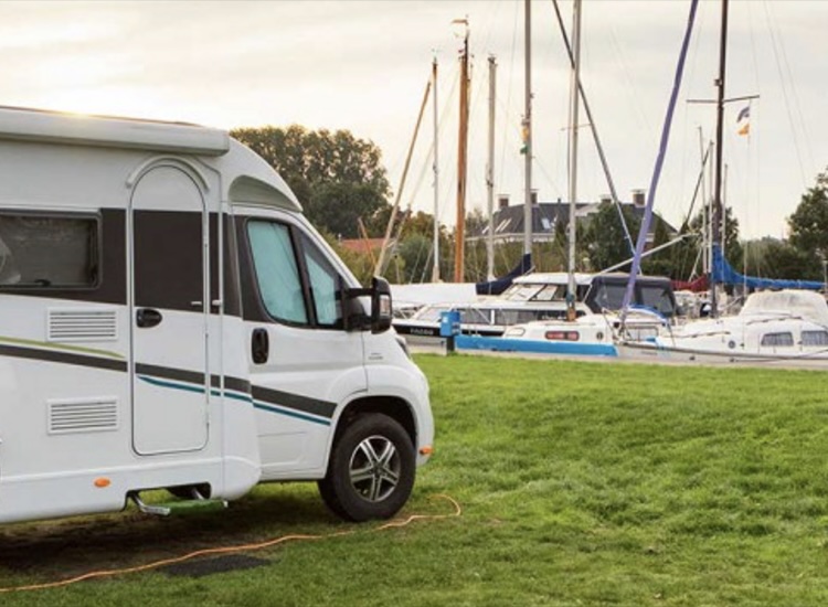 Bert Voerman: Jachthaven en Camping De Domp - Campingtrend