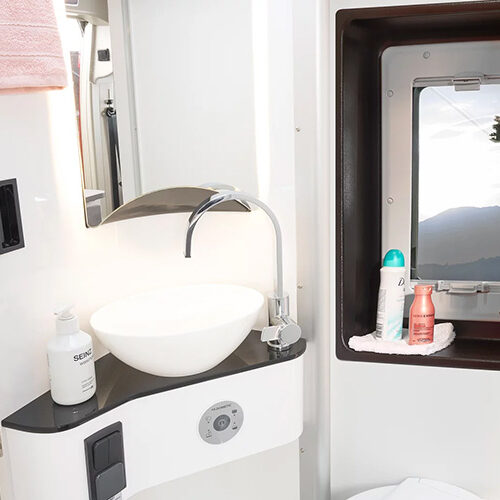 Summit-Shine-600-L-badkamer