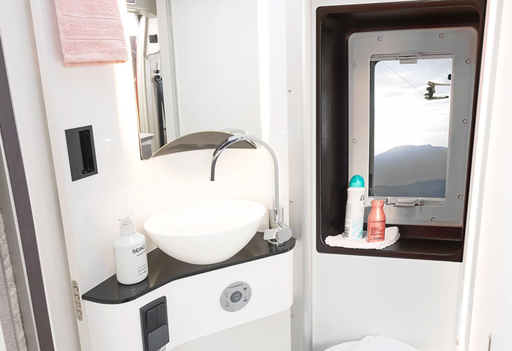 Summit-Shine-600-L-badkamer Summit-Shine-600-L-badkamer