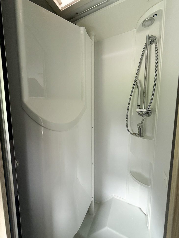 Adria Compact 60 Selection douche