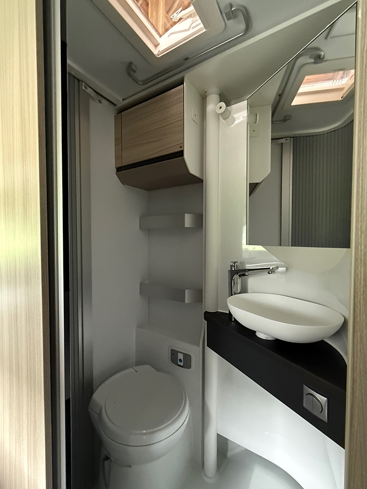 Adria Compact 60 Selection sanitair