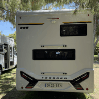 Benimar T425 achterzijde