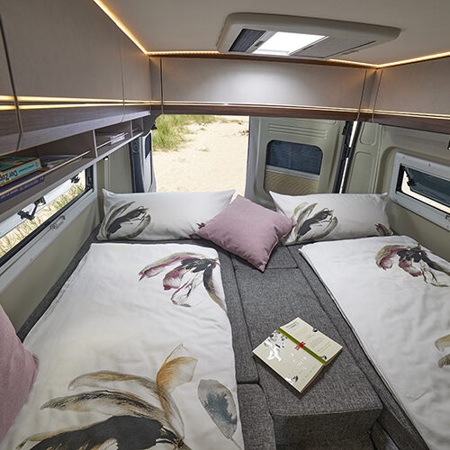 Pössl Summit Shine 600L bedden