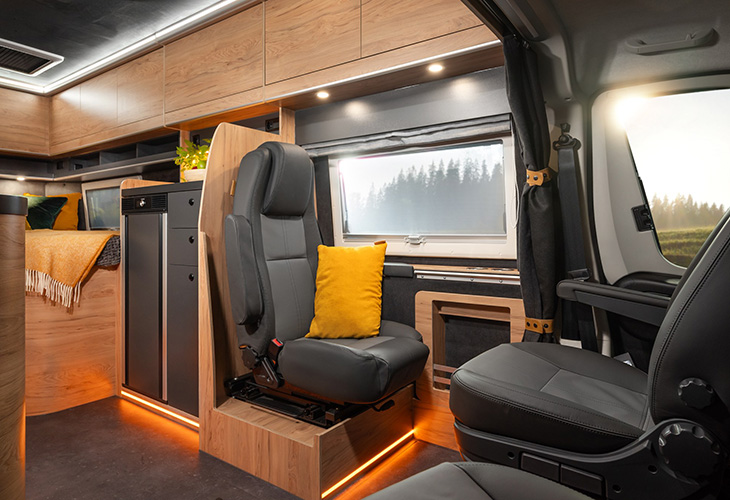 Globe-Traveller-ExplorerX-New-seat-0084-m