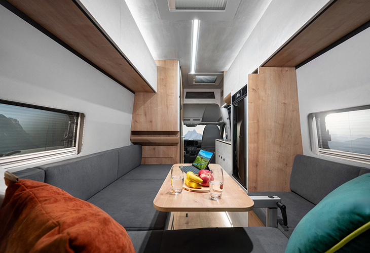 Globe-Traveller-Falcon-2YS-interieur