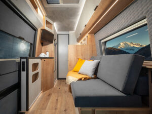 Globe-Traveller Falcon XS bank Globe-Traveller Falcon XS bank