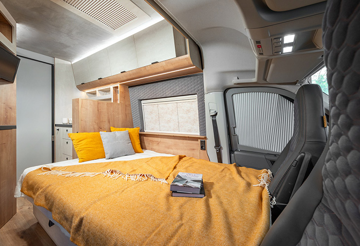 Globe-Traveller-FalconXS-bed