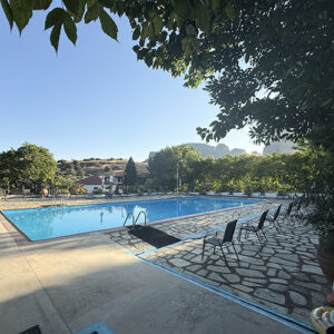 Zwembad camping Vrachos