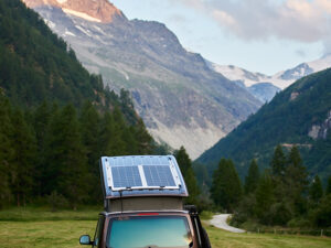 Zonnepanelen camper installeren Zonnepanelen camper installeren