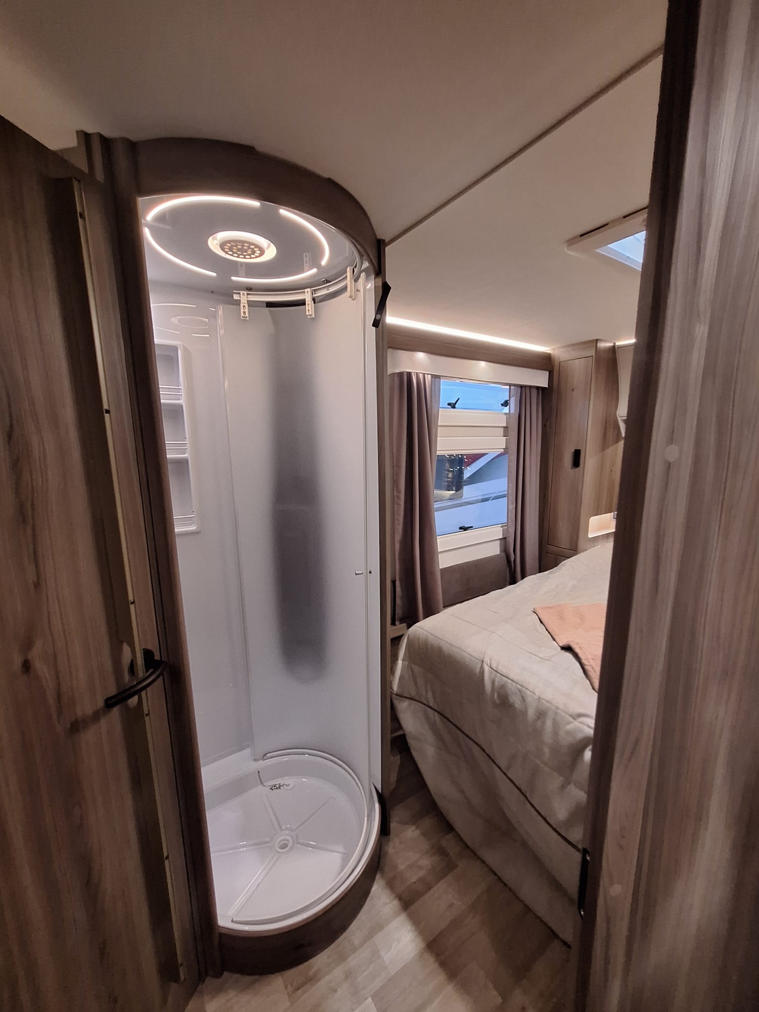 Kabe Imperial 780 DGLE