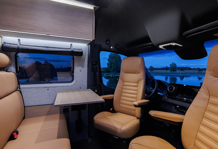 Dovra RIG S-610 interieur