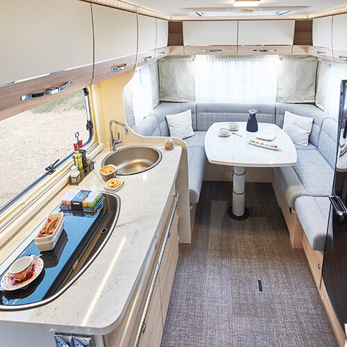 Eura Mobil Activa One 570 HS interieur