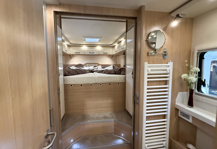 Maxi Liner 9000 AY slaapgedeelte