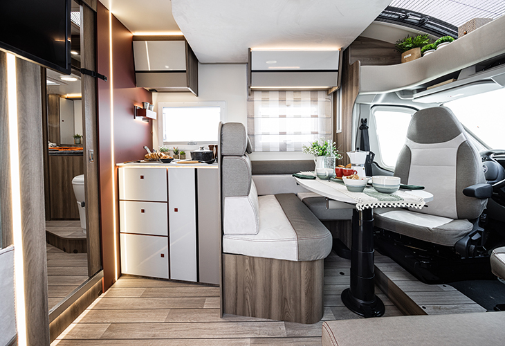 Roller Team Kronos 266 TL interieur