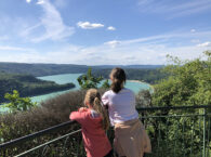 Campings in de Jura in Frankrijk, op de foto het Lac de Vouglans, het derde grootste stuwmeer van Frankrijk