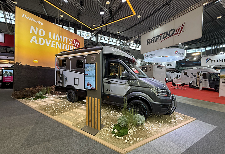 De Dethleffs Globebus Performance T16 4x4 op de CMT in Stuttgart