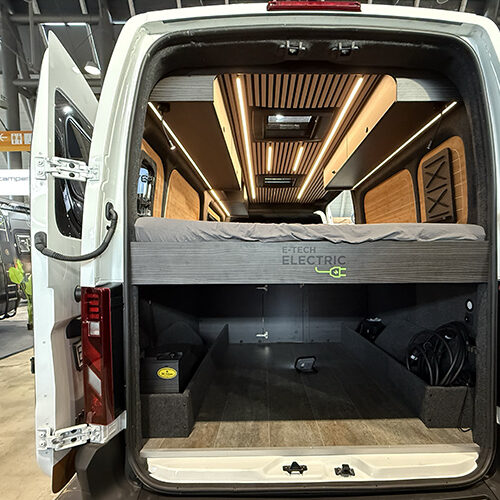 Eifelland Relax Nissan Interstar achterzijde